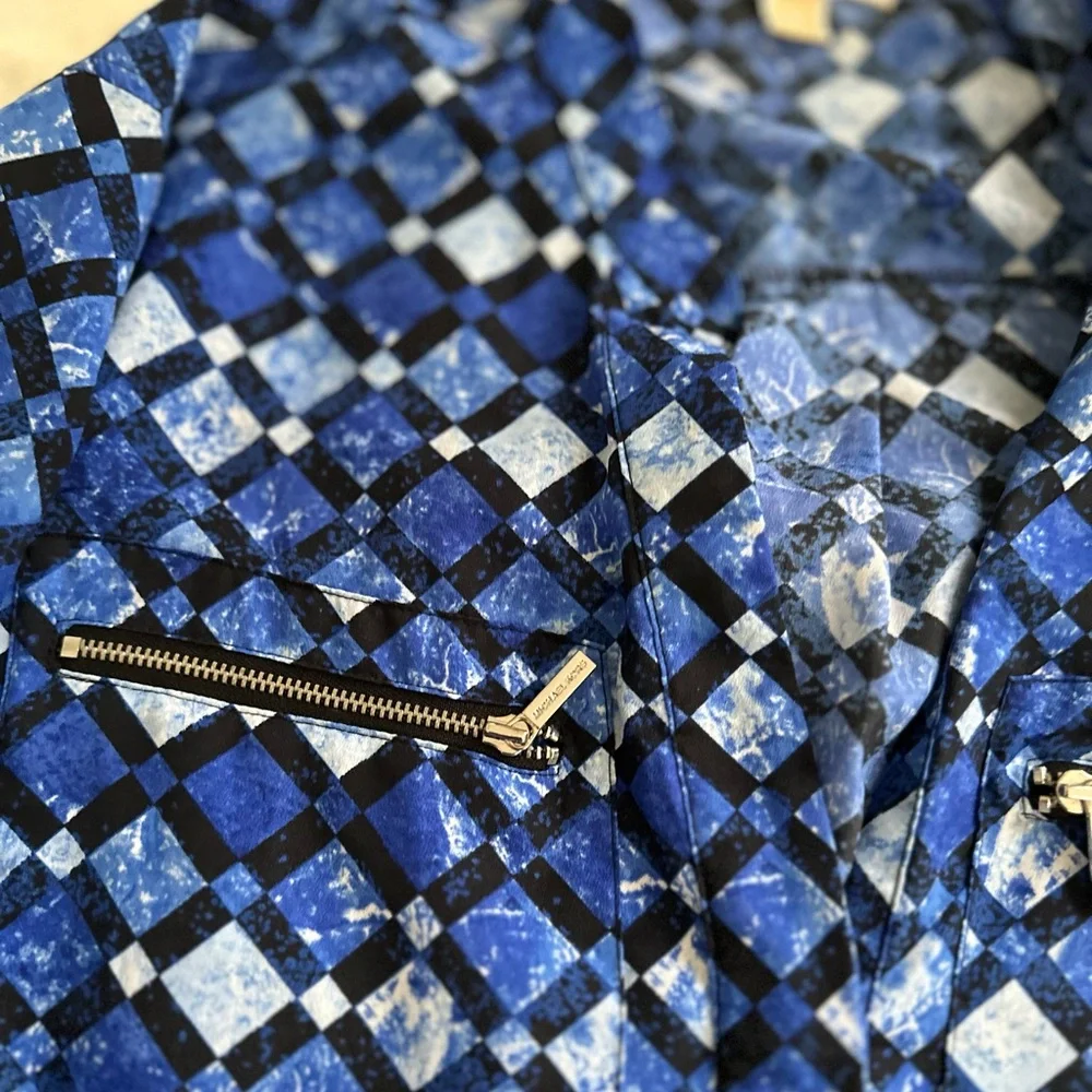 Michael Kors Blue and Black Geometric Top #tometogirl Fmedtersnean #summer